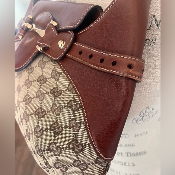 Gucci GG Canvas & Leather Shoulder Bag - Picture 4 of 11